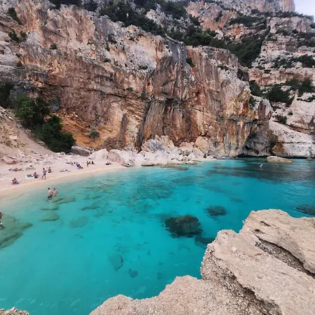 Casa Delle Rose Terrazza Vista Mare Panoramica E Relax A Cala Gonnone, Wifi, Ac *