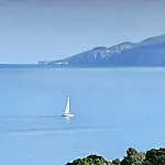 Апартаменты Casa Delle Rose Terrazza Vista Mare Panoramica E Relax A Cala Gonnone, Wifi, Ac