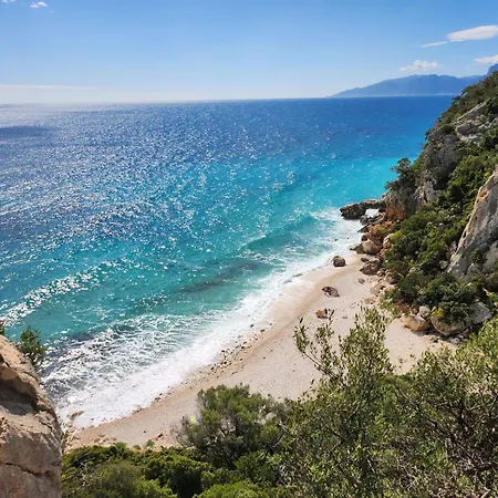 Apartamento Casa Delle Rose Terrazza Vista Mare Panoramica E Relax A Cala Gonnone, Wifi, Ac Cala Gonone