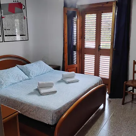 Casa Delle Rose Terrazza Vista Mare Panoramica E Relax A Cala Gonnone, Wifi, Ac
